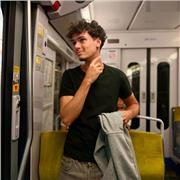 Titulaire d un bac américain. Spécialité llce jusqu’en terminale. En 1 ère année d école de commerce en international track